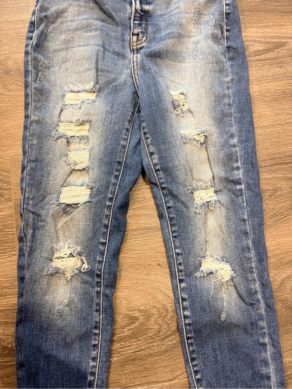 KanCan Frayed Hem Ankle Jeans in Blue - Picture 4 of 6